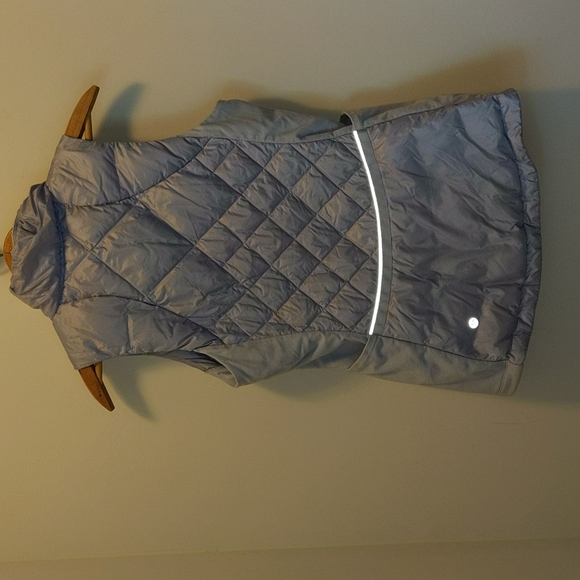 Lululemon Size 6 Light Purple Goose Down Zip Front Vest - Picture 6 of 11